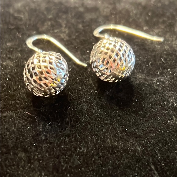Vintage Sterling Silver Diamond Cut Orb Filigree Hollow Ball Earrings - Picture 2 of 7